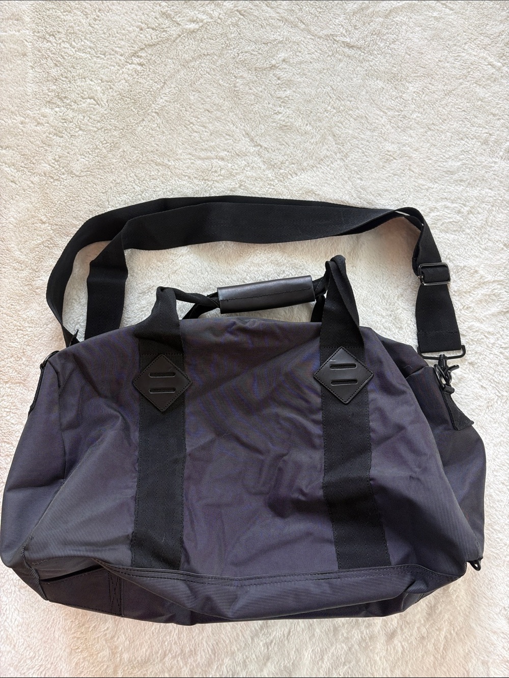 Oiselle Duffle Bag - Picture 7 of 11